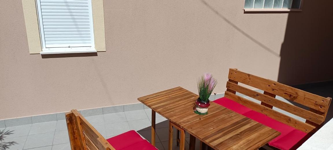Apartamento Turistico Gala Dicastillo Exteriér fotografie